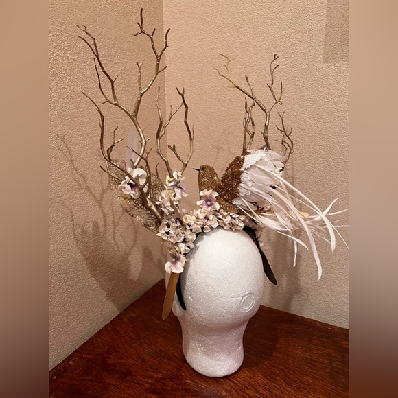 Golden horns headpiece main image 10